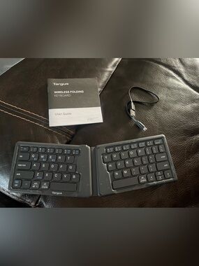 Targus Folding Wireless Keyboard and Accessories - Black